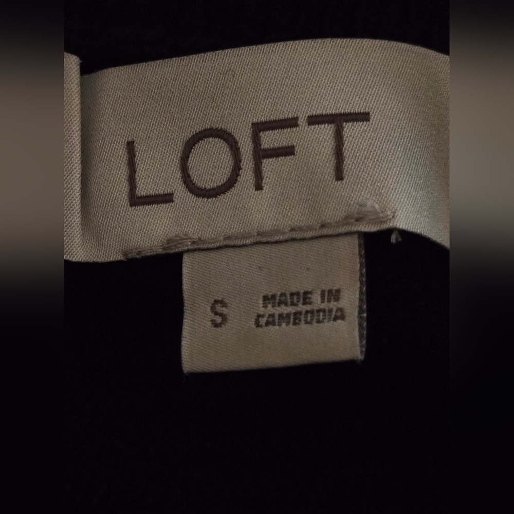 LOFT V-Neck Textured Navy Blue Sweater Sz Small - Picture 5 of 6